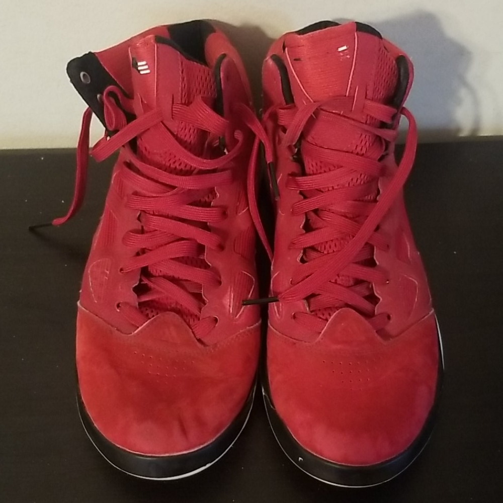 Men's gym shoes